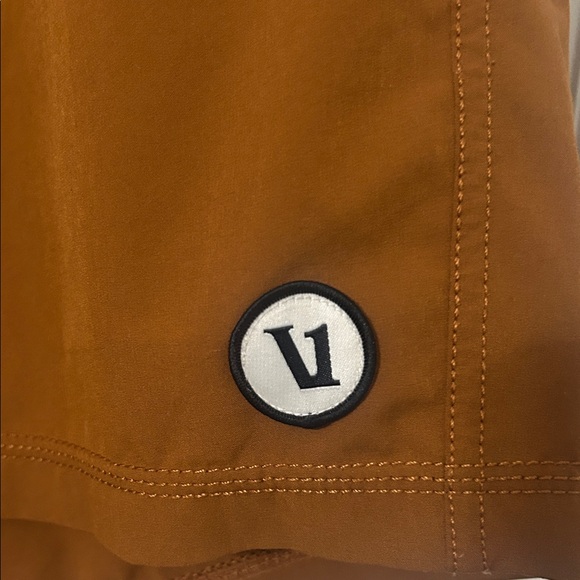 Vuori Men's Caramel Kore Shorts with Liner - Picture 4 of 5